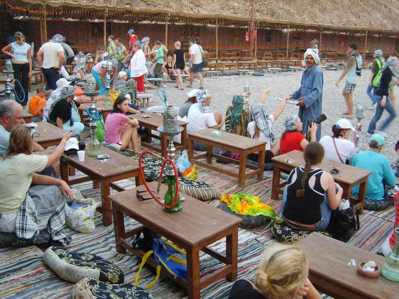 Zdjęcie 4 z 5, Safari na pustyni z wioską Beduinów, grillem i pokazem